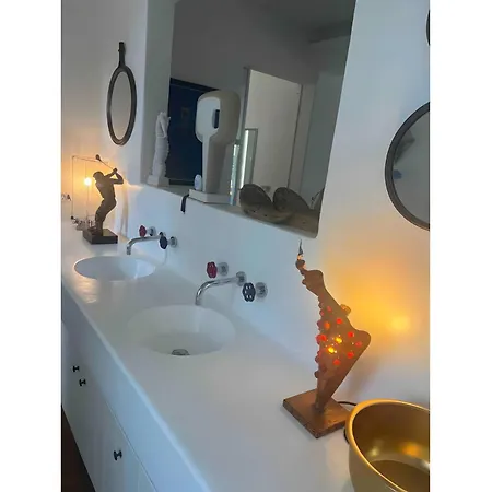 Luna Rossa Milos - Olive Provatas